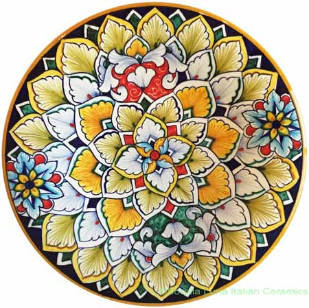 Ceramic Majolica Plate Flower Beige 20cm